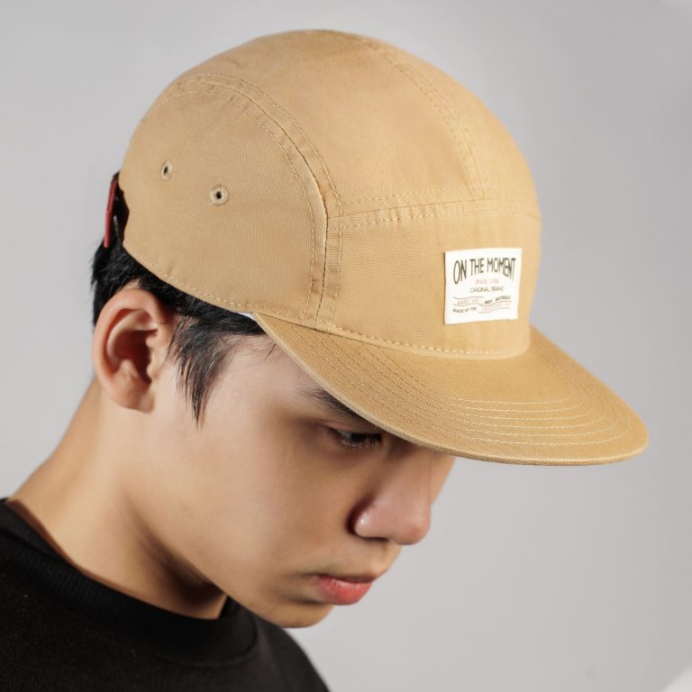 Nón snapback 5 panel On the moment
